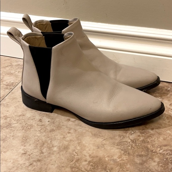 Poppy Barley Shoes - Poppy Barley low rise Chelsea boot in dove grey